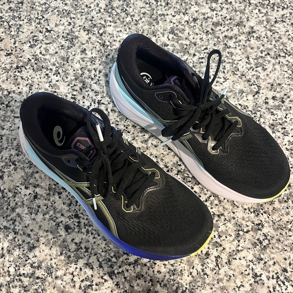 Asics Gel Kayano 30 size 8 - Picture 2 of 4